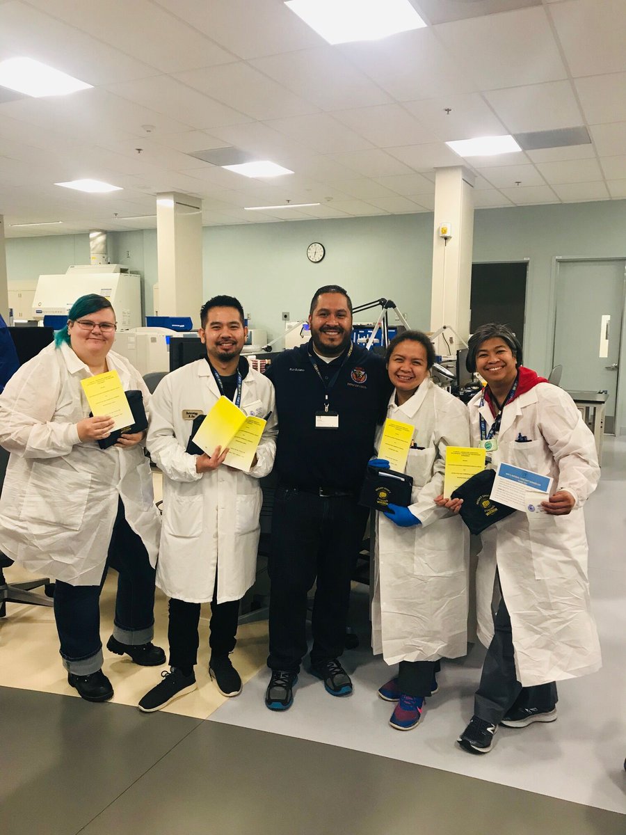 UFCW770's tweet photo. Last night, our reps visited a few night crews bringing swag and merchandise in honor of #ThirdShiftWorkersDay.
Thank you to #ThirdShiftWorkers everywhere โ you keep things moving while everyone else is asleep.
As your union family and community, we appreciate you ๐โ https://t.co/CgaATT0ZFy