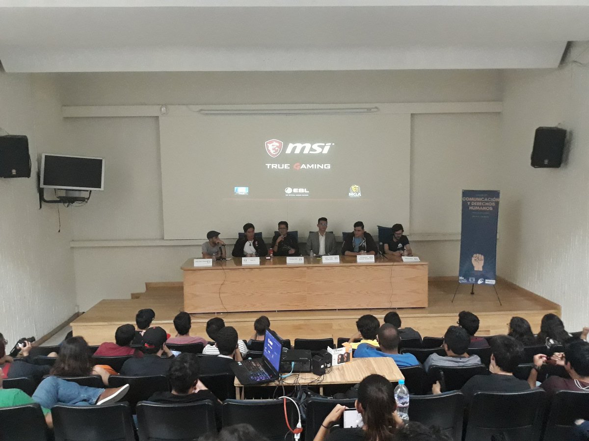 lafinisterramx's tweet photo. Y seguimos #ComunicaFest #LaFinisterra @UNAM_MX https://t.co/4DV7hNREsk