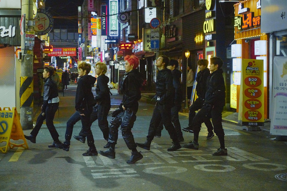 7SIX9_ENT's tweet photo. Walking into work on Monday vs. leaving the office on Friday.... @NCTsmtown_127 style 🕺 Two more days - you got this everyone! #LetsShutUpAndDance #TheGreatestDancer #AlmostFriday https://t.co/Qz4GaLW1wC