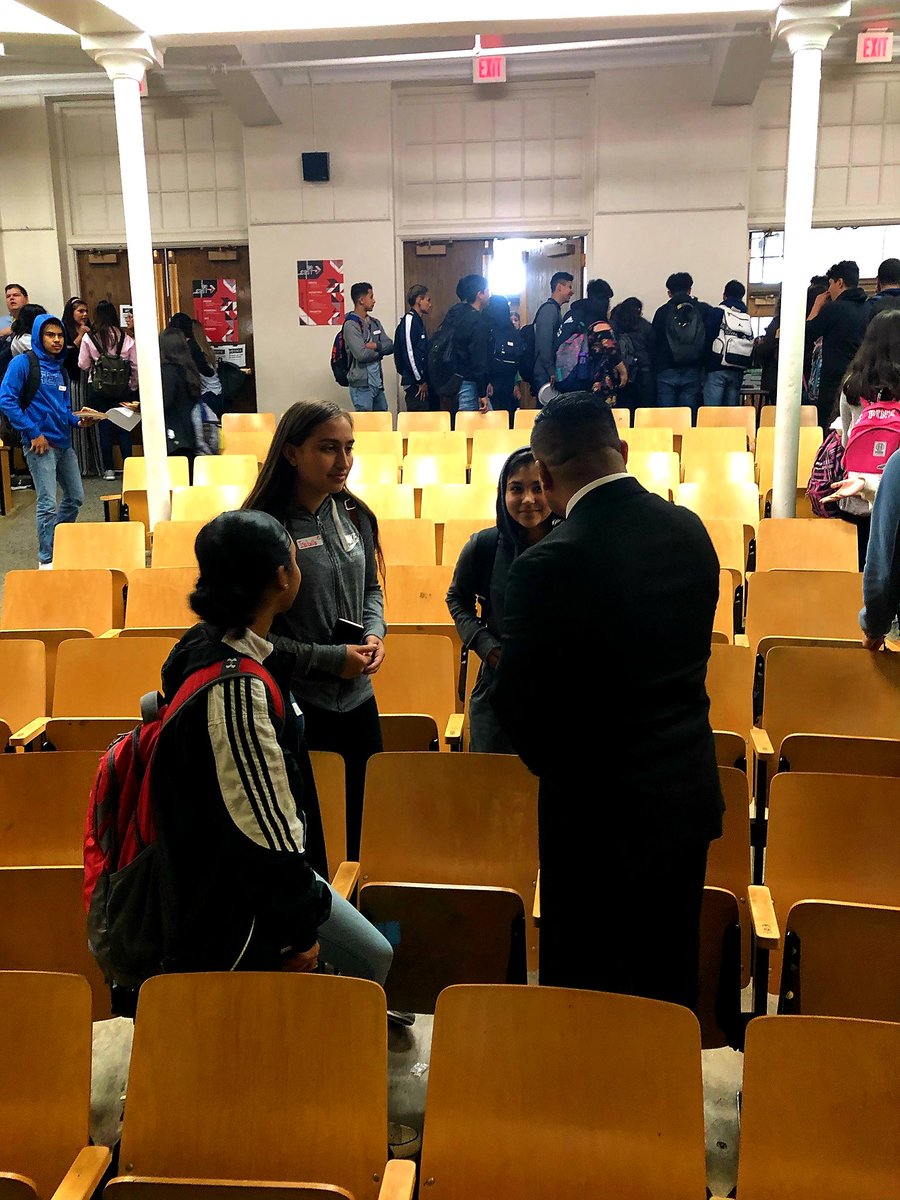 AnaMiraEDU's tweet photo. Latinos in Action at East high! #firstinIA #latinoproud #LIA #DMPS #EmpoweringYouth #Futureleaders https://t.co/qVZRURlQPM