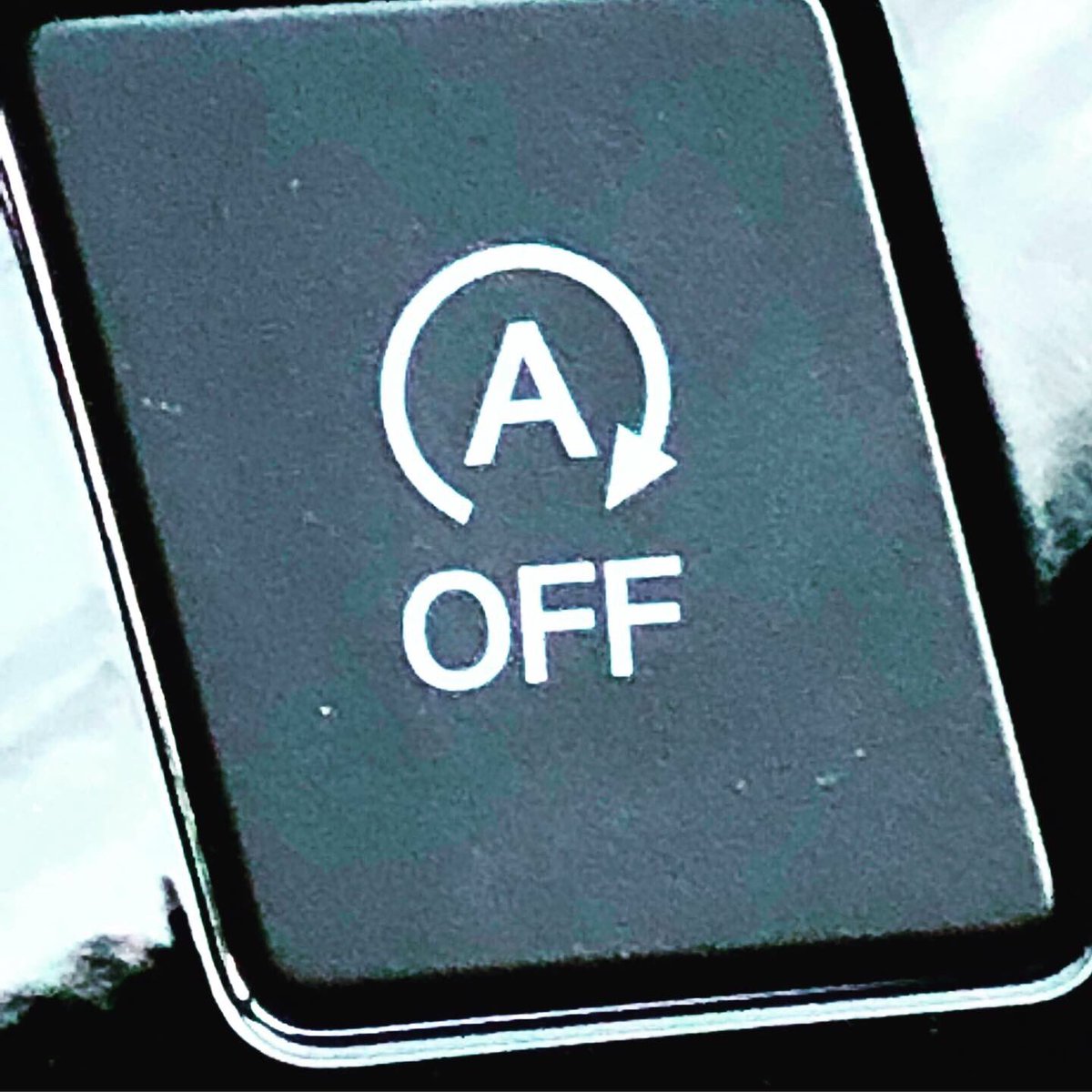 WilliamByrdUSA's tweet image. Always my #presscar startup procedure. Turn on the car, turn off #startstop! Anyone else? The start stop button looks like the #avengers logo!