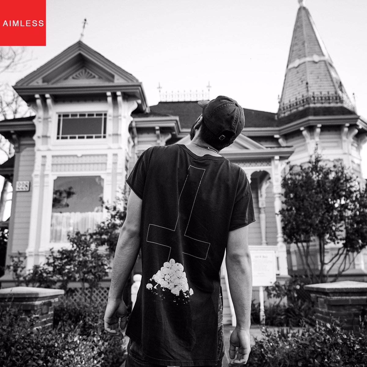 MY FIRST EP EVER IS FINALLY ALL SET TO RELEASE &amp; I’M TOO FUCKING STOKED RIGHT NOW! ITS 5 TRACKS &amp; IS TITLED “AIMLESS.” RELEASING MAY 17th ON ALL PLATFORMS. IF U TRYNA PRESAVE DAT SHIT HERES THE LINK. distrokid.com/hyperfollow/mu…