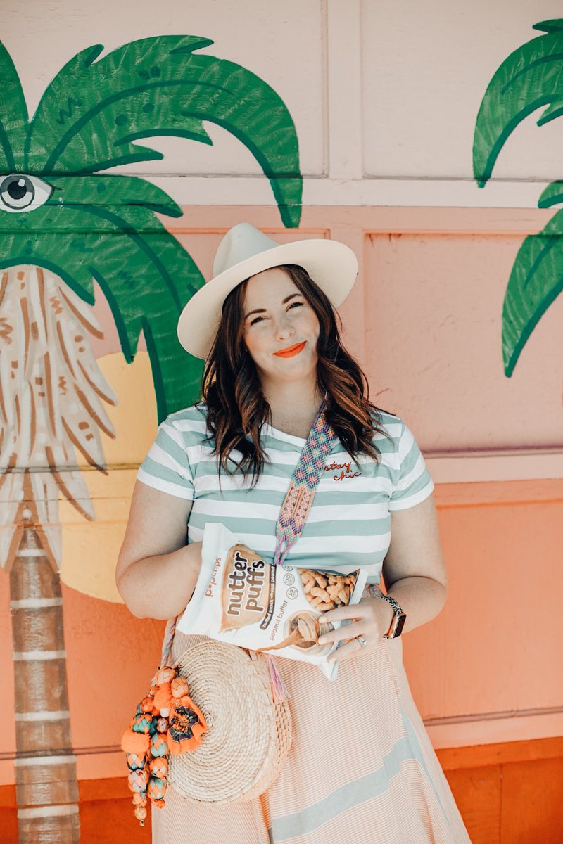 ✨ FIVE MURALS IN DALLAS TO FALL IN LOVE WITH ✨ in partnership with <a href="/nutterpuffs/">nutter puffs™️</a> + <a href="/popchips/">popchips</a>! You need this list for your next IG photo session!

venustrappedinmars.com/2019/05/five-m…

 #ad #popchips #spreadthelove