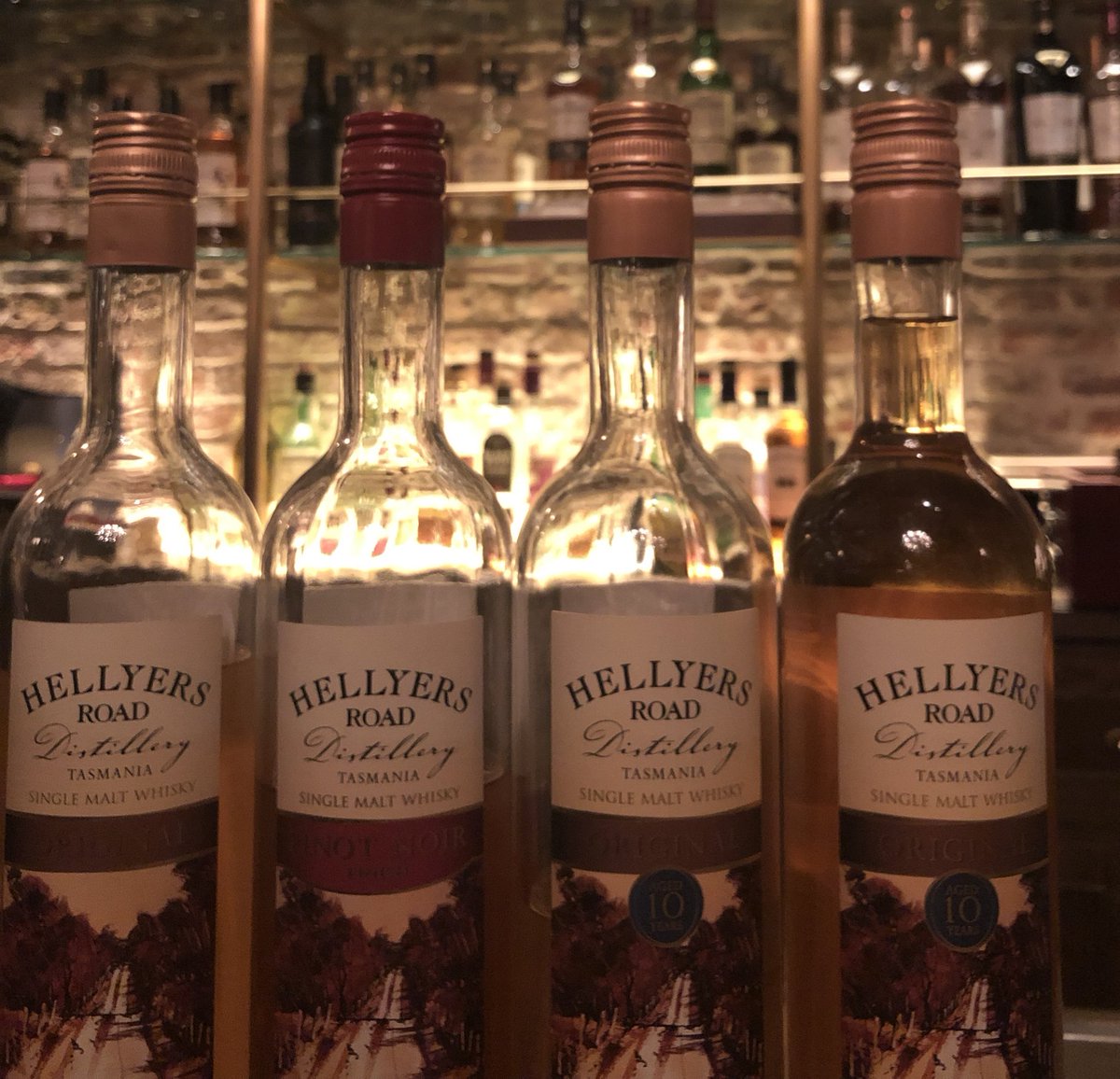 lesleyf's tweet image. Found #hellyersroad at #thewhiskylibrary #otemasando #pinotnoir #bestbar #tokyo #tasmania #tasmanianwhisky #singlemalt