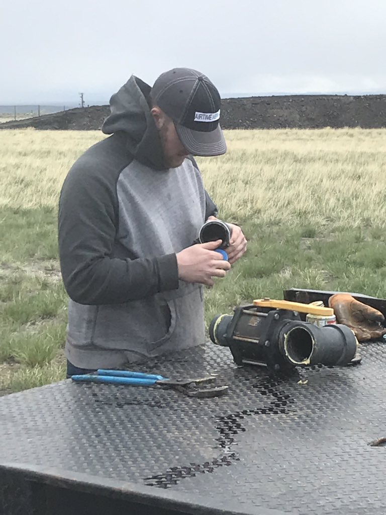 airsprayers's tweet image. Kansas loader wasn’t sure we could work in 40 degree weather but, we were successful! Airtime - Riverton is open for business! #weevilsmustdie #sprayerslife