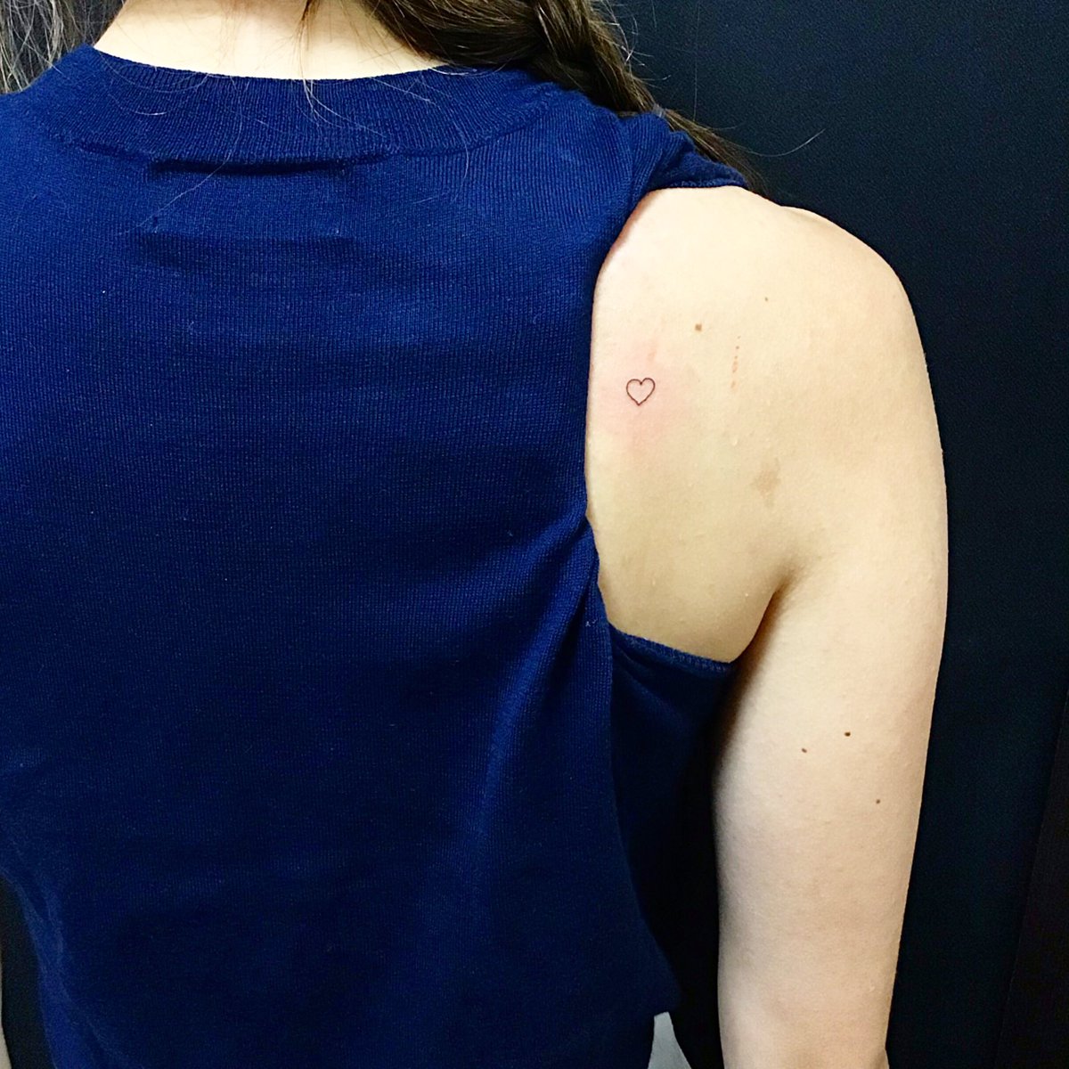 新宿タトゥー Fox Gate Tattoo Pa Twitter 肩甲骨 ハート 5月9日 本日も営業中 和彫りからワンポイント トライバル B Gまでオールジャンル対応のタトゥースタジオ 東京新宿fox Gate Tattoo 新宿駅徒歩7分 個室ブース完備 その他のタトゥー作品はコチラ