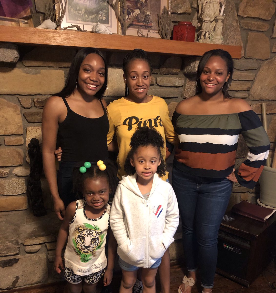 MiCayelaMills's tweet photo. Daddyβs Girls π
#realsisters #halfmyworld https://t.co/8k9TU8AOh9