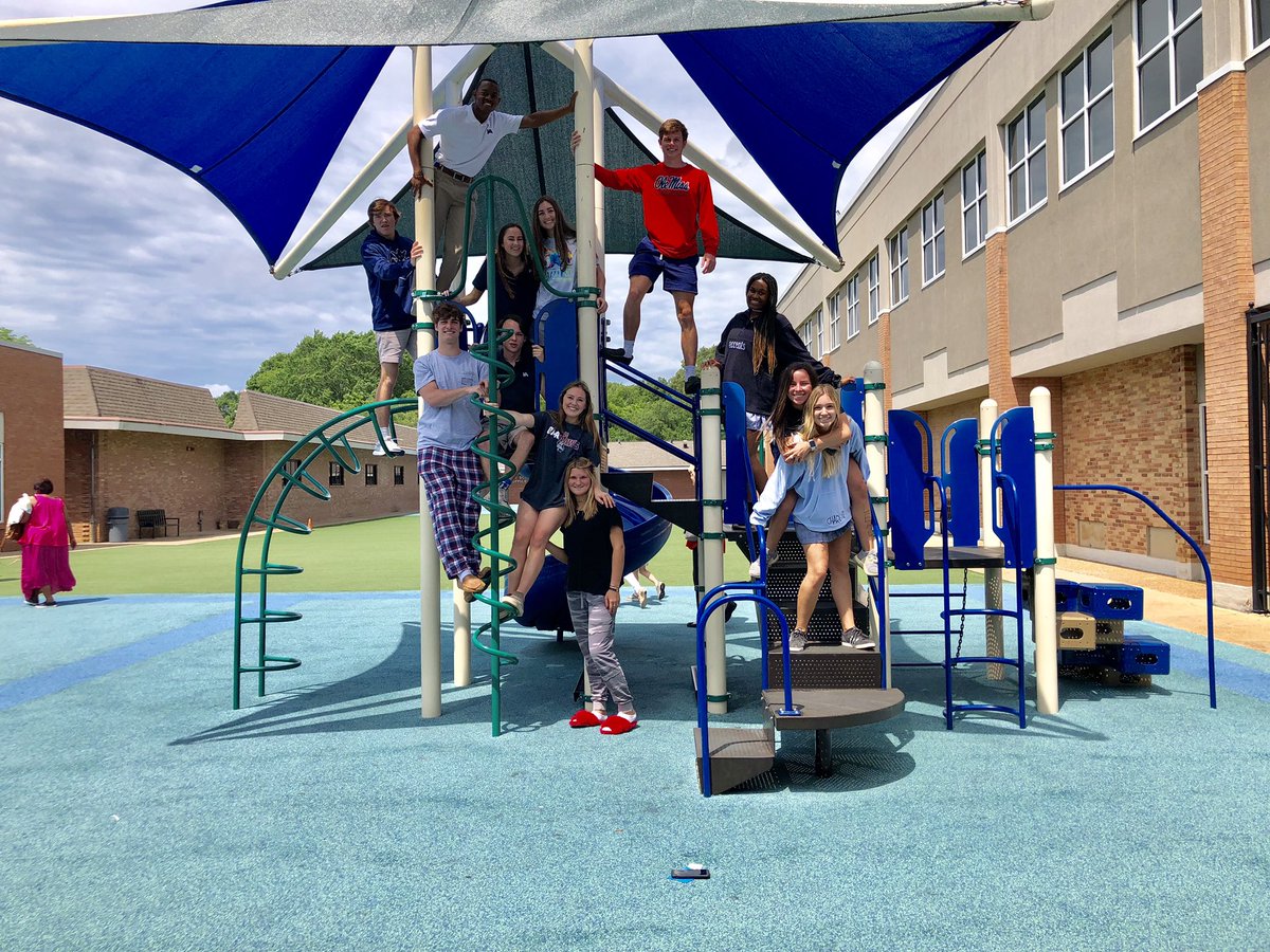CoachMelDenson's tweet photo. Canโt believe these seniors finished today! Nothing like ending your high school career with kick ball and one last time on the elementary school playground. #2019 #Bio2 #HumanAP https://t.co/6Fq5udL6Jb