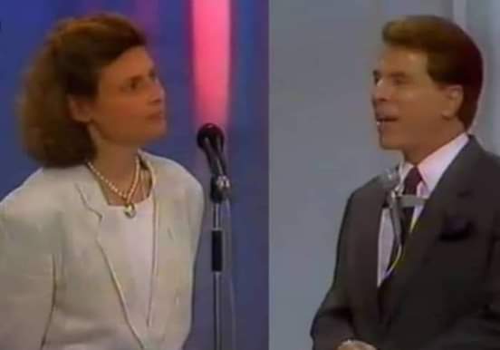 chetropical's tweet photo. Zélia Cardoso de Mello (ex-ministra da economia do Fernando Collor) indo ao programa Silvio Santos para convencer o povo que o confisco da poupança seria bom para o país.

É apenas uma recordação https://t.co/2KFU7fSfSw