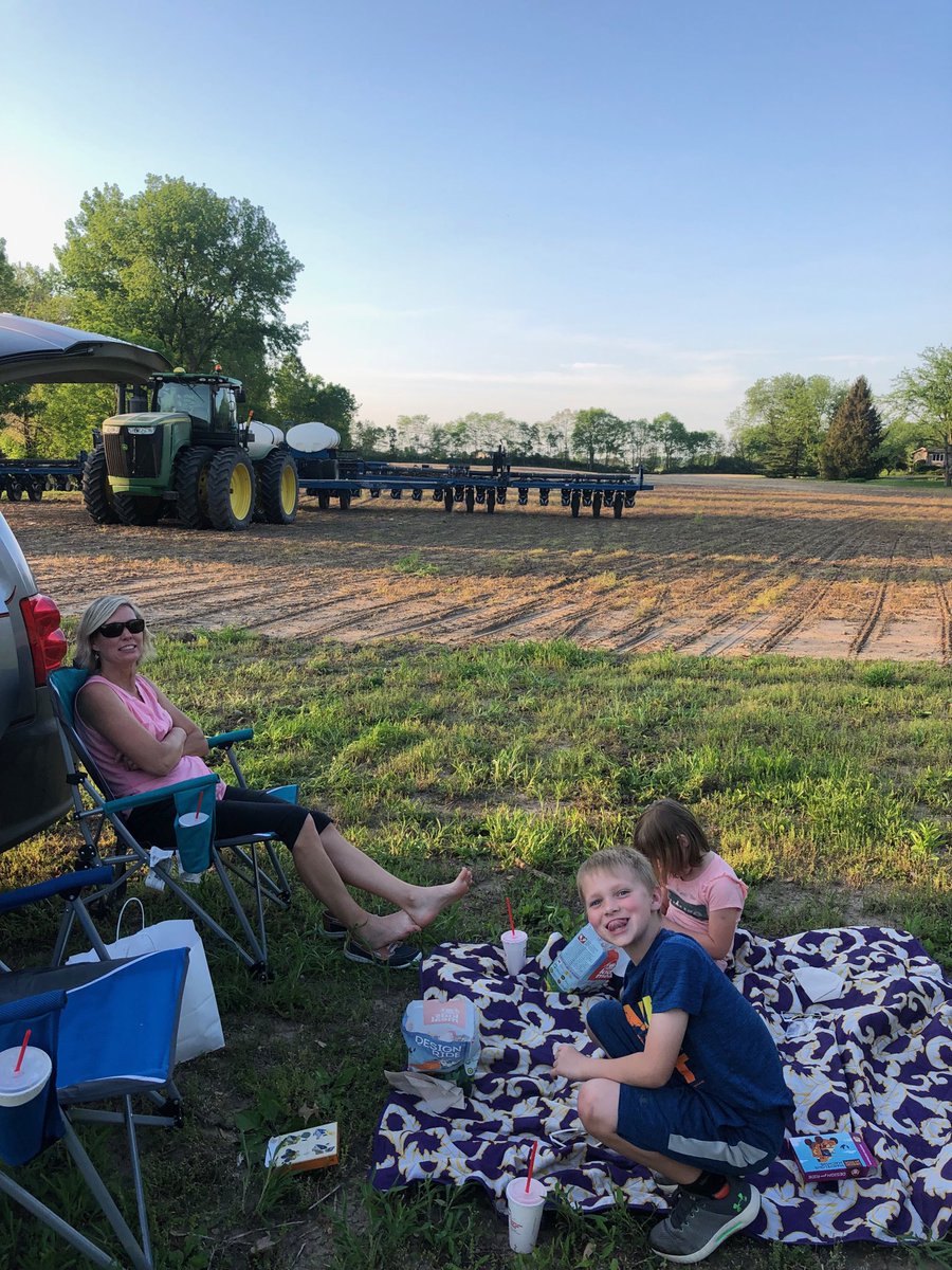 ArnholtBrian's tweet photo. First day of #plant19 is ending with a great family picnic ! https://t.co/JrzV0yGuAo