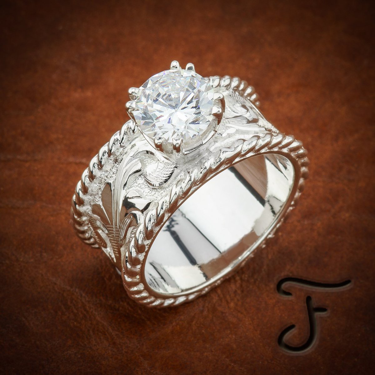 FanningJewelry's tweet photo. GIVEAWAY for all of our Followers. You will need to Follow us on Twitter, like this Tweet, Comment your size, tag 2 friends, and then Retweet to have a chance to win FJ's R-10ss. WINNER will be drawn May 29th at 12pm noon.  (link: https://t.co/SfwIlBpF3r) https://t.co/TxK75qsSgE