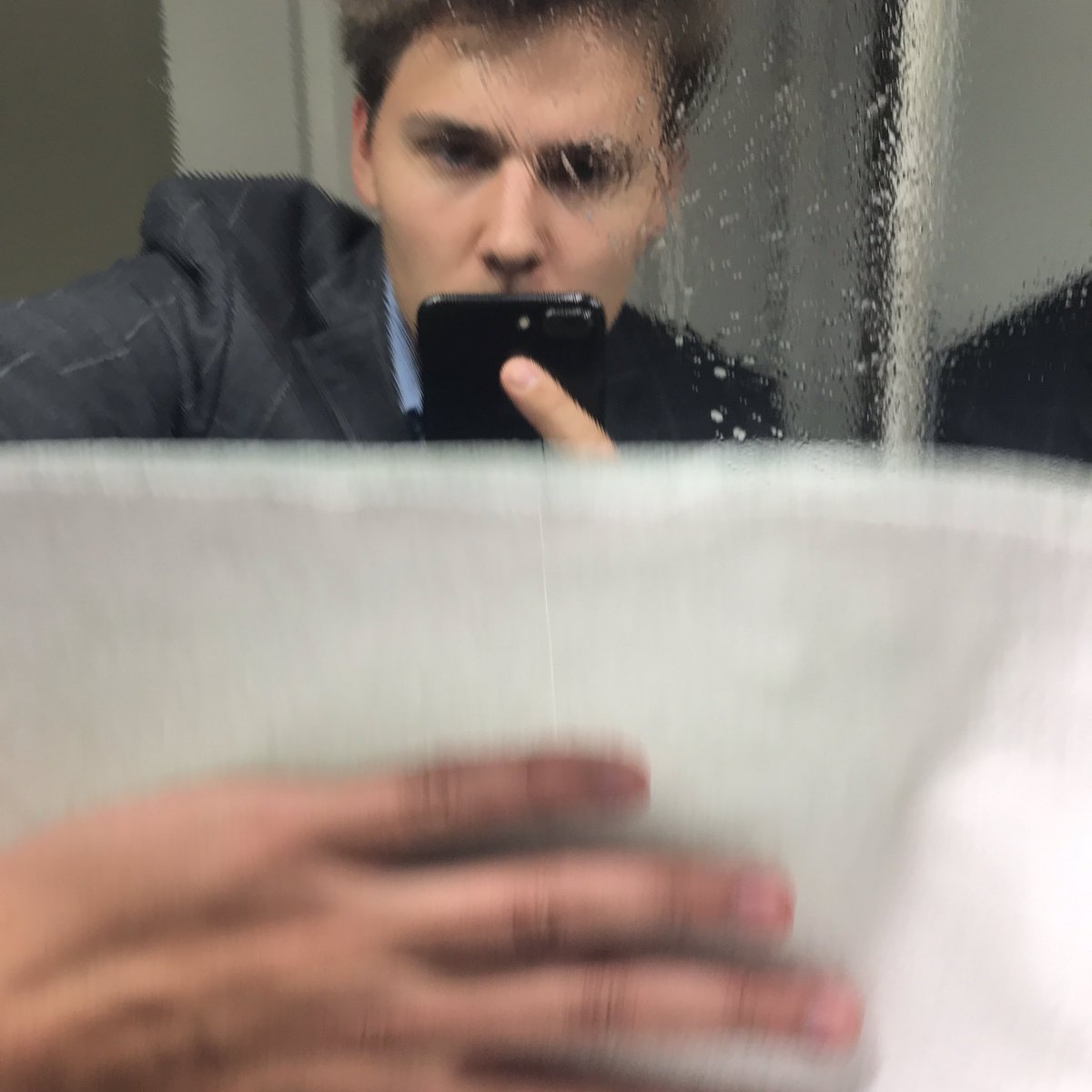AlexErnst's tweet photo. do i clean up nice https://t.co/kHcGOVXLUH