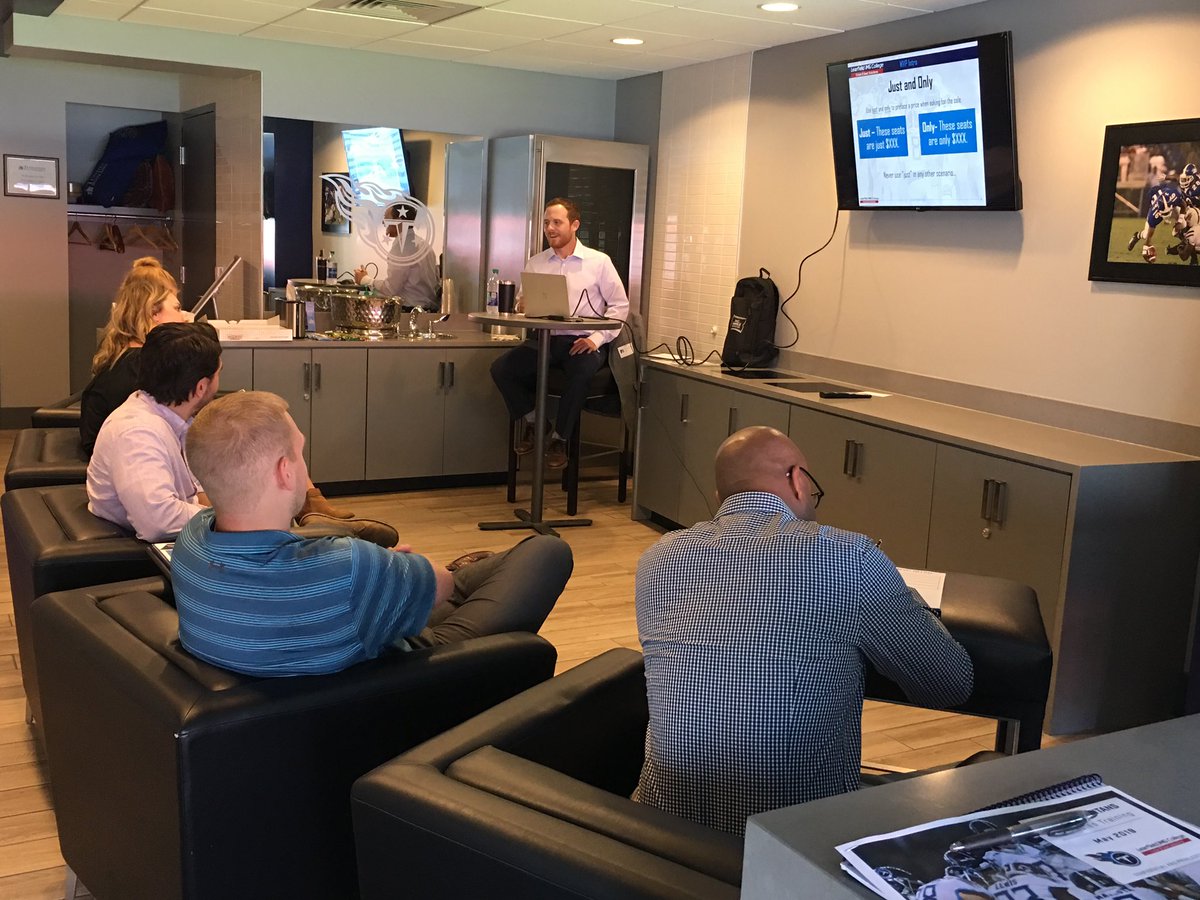 ChezSalesSavage's tweet photo. Awesome 1st day of MVP Sales Training with the @Titans inside sales crew! #TicketSales @IMG_Learfield #PhoneCrushers https://t.co/HVwkoFMuWw