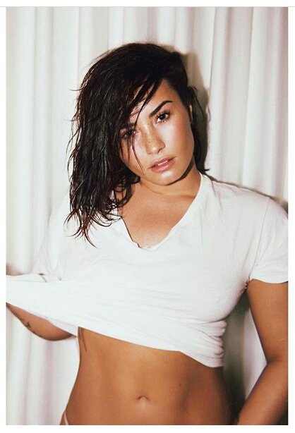 ddlovatic4e's tweet photo. New photos of @ddlovato
#DemiLovato 
📷 : #AngeloKritikos https://t.co/hvl7oGSKoa