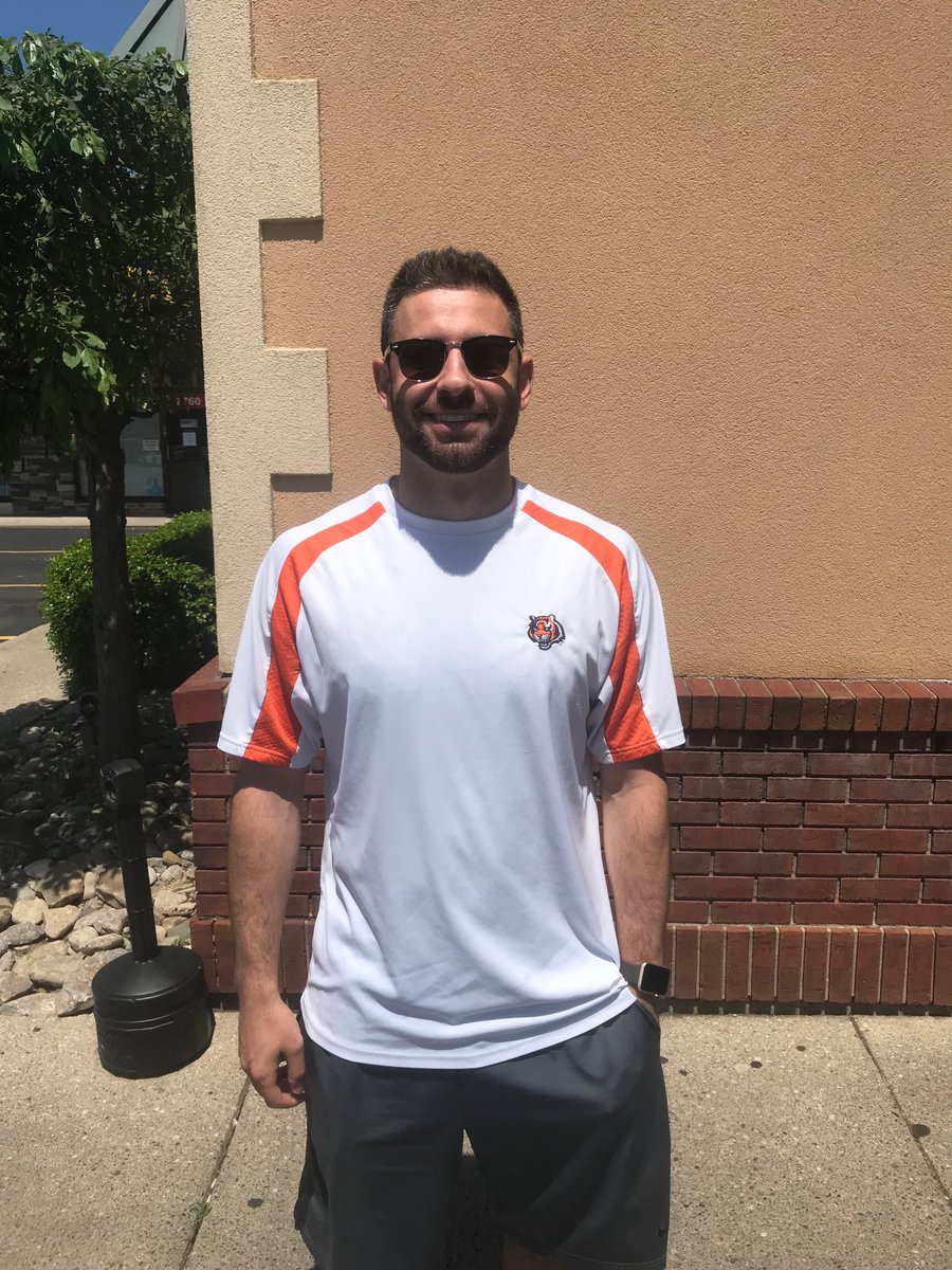 OhioCrossover's tweet photo. Had a great time at lunch today catching up with OCA alum @kylekeszei10! He just graduated from U.C. and has already landed a great job in North Carolina! He is a great example of what our program is all about! #HardWork #OCA4Life https://t.co/uadAqDJsV3