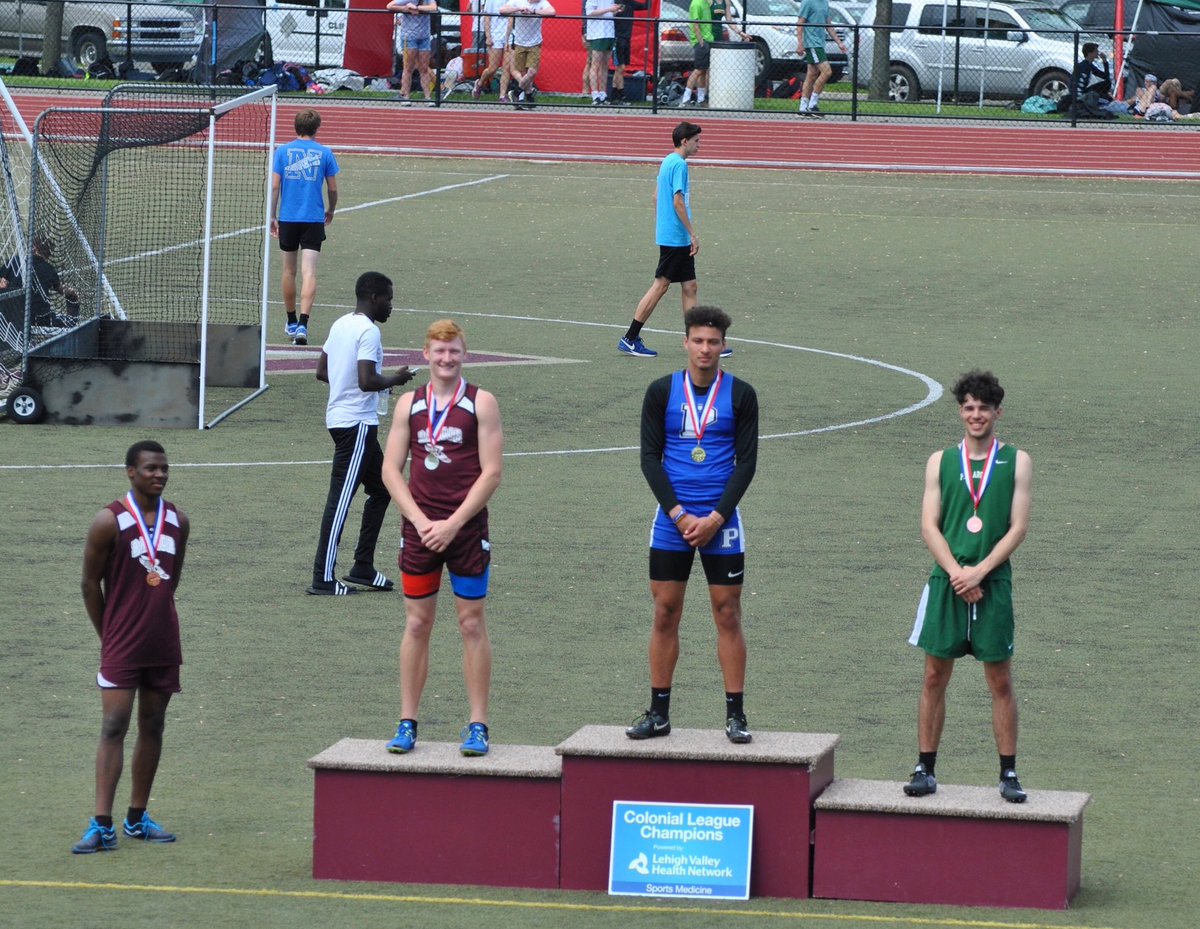 PAGreenKnights's tweet photo. Tadd Barr 2nd in Pole Vault
Megan Guthrie 4th in Pole Vault
Eric Lobb 3rd in 110 Hurdles &amp; 300 Hurdle Champion https://t.co/0Nd05iMes9