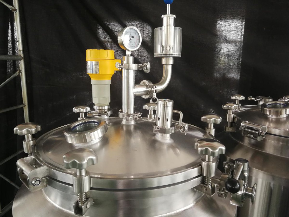 yolongindustry's tweet photo. 1BBL Nano Brewing System
The 3 vessels brewhouse mounted on the No.1 movable skid and four cellars mounted on No.2 skid.
info@yolongbrewtech.com
#brewerydesign #GF #yolongbrewtech #breweryconsulting https://t.co/UPF5luuCCr