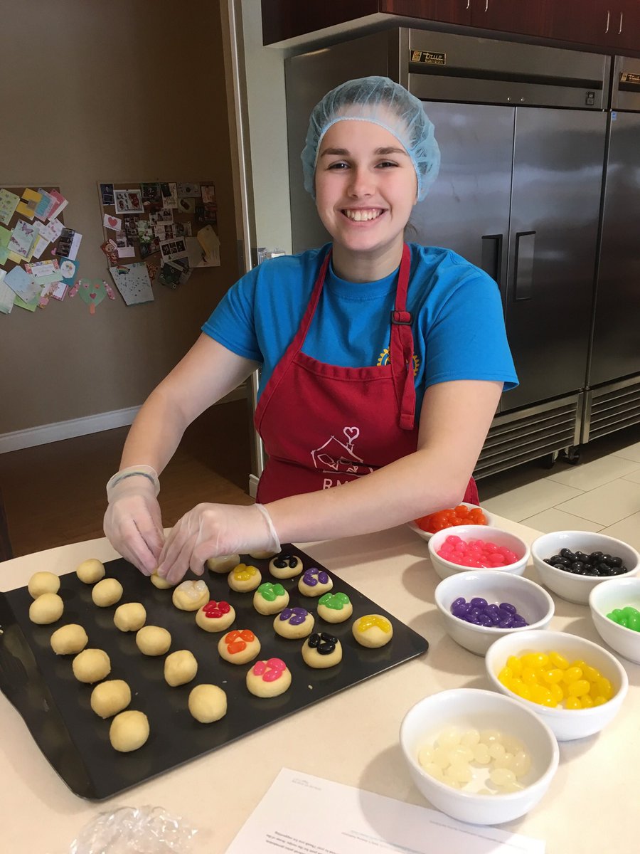 coreenmacneil's tweet photo. Made it! As we do every year. @eriqua19 So many ways to support Our House! @OURHOUSENL #mchappyday2019 #justlikenans https://t.co/8Z5oxOhLYQ