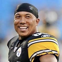 BigWangBoi's tweet photo. Ayesha Curry out here complaining how she wants attention front other men. What she needs to be doing is go back to wearing black and yellow and start catching touchdowns again. https://t.co/SJfFeEuv2Z