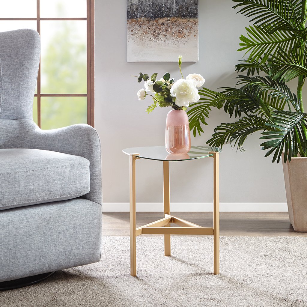 DesignerLiving's tweet image. Gold accent adds a hint of shimmer that pairs perfectly with glass top for an irresistibly glam look! Decorate with soft pinks or a delicate floral arrangement to add a finishing touch to this newly arrived table.

Get obsessed with the details here: bit.ly/2J5BUCX