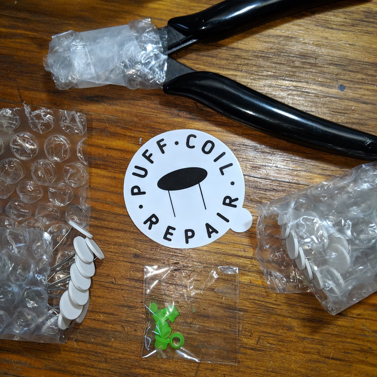 PuffcoRepair's tweet photo. Large order ready 💪 #puffco #puffcoilrepair #bringitbacktolife #rainbowpuffco #brokenatomizer #crackedcoil #atomizerrepair #puffcopeakatomizer #puffcopeak #DabTime #hightimes #cannabiscommunity #96stoneman 96edibles # #mobilerepair https://t.co/yPzjelX5Pt
