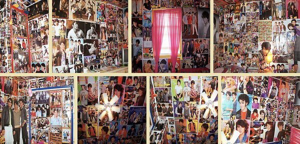 WhatJoBroFansDo's tweet photo. @JonasConcerts @jonasbrothers This was my @jonasbrothers room for yeaaaaars, my weird Jonas toes 😬, and me holding their cutouts back in my HS senior class picture! 😂 Talk about throwbacks! https://t.co/MoPaD7WRfm