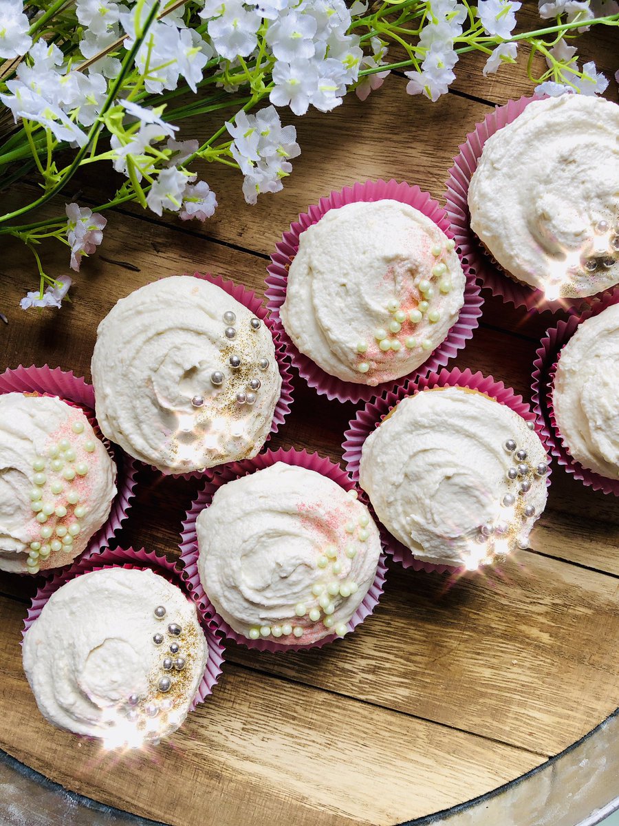 chefPriyanka's tweet photo. made a very special #chefpri version of Funfetti Cupcakes for a very special person on our team! Orange-Vanilla Funfetti Cupcakes - they’re #Vegan ! Happy Birthday @jillblaz 🌈✨🧁 recipe coming soon on https://t.co/OWUi0Jw6eO https://t.co/95iRo8xLik