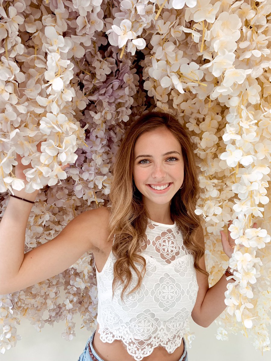 natalie_nix1's tweet photo. just bloomin’🌼 https://t.co/XXQEiL8F6g