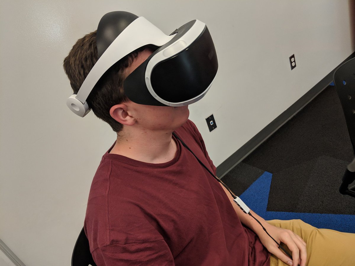 STMhuvey's tweet photo. One of the nice things about AP is extra time once exams are done. #Ss working uploading #unity project into #sony #vr https://t.co/LciZMUs2KE