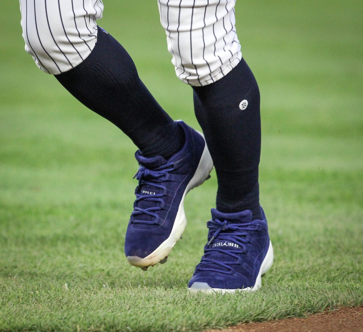 derek jeter cleats jordan