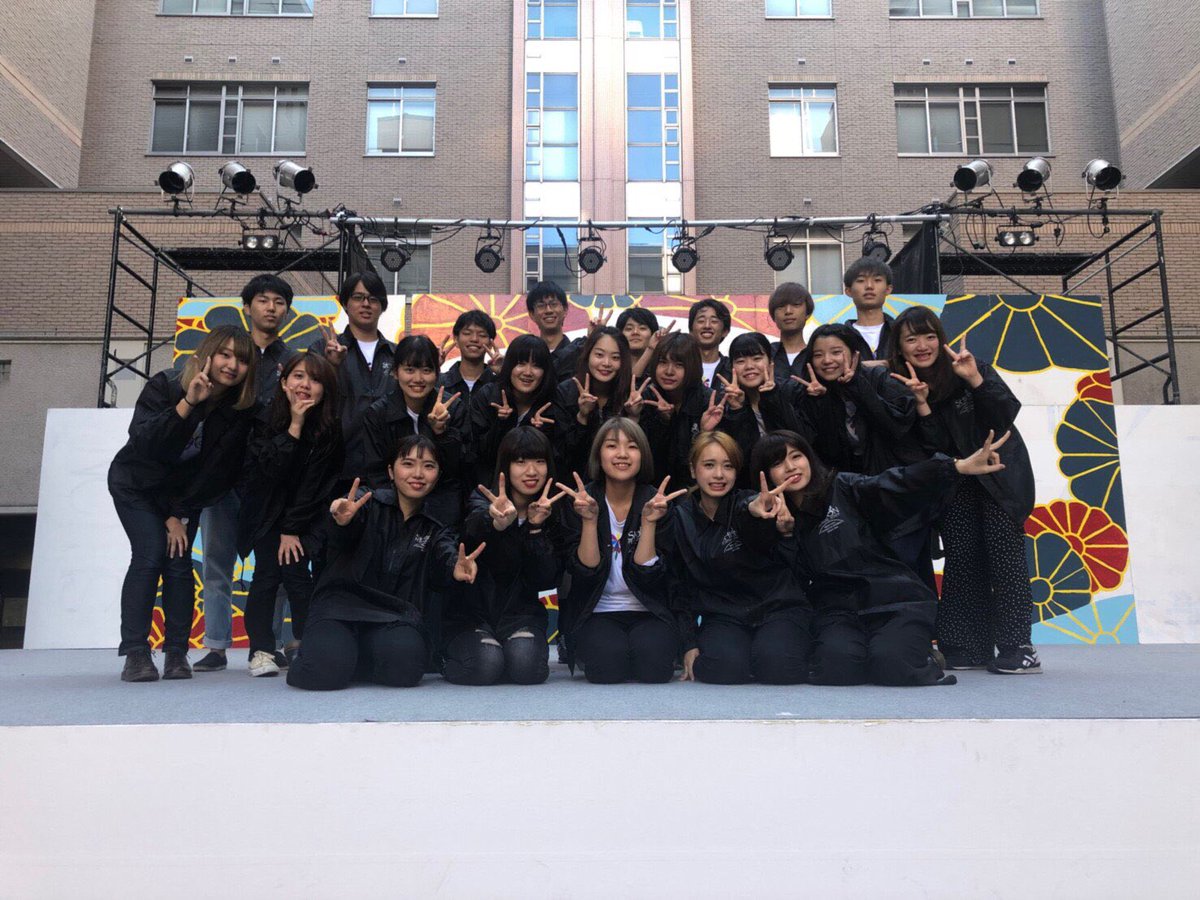 puh_shion16's tweet photo. 部署紹介⭐︎ステージ編⭐︎
ステージは紫苑祭のステージイベントを企画します。司会をしたりゲストステージやウェディングステージを盛り上げます🎤目立ちたい人はぜひステージへ！ステージは男の子率No. 1で、実行委員としてステージを楽しめますま💪 https://t.co/Ve2yQeSlzs