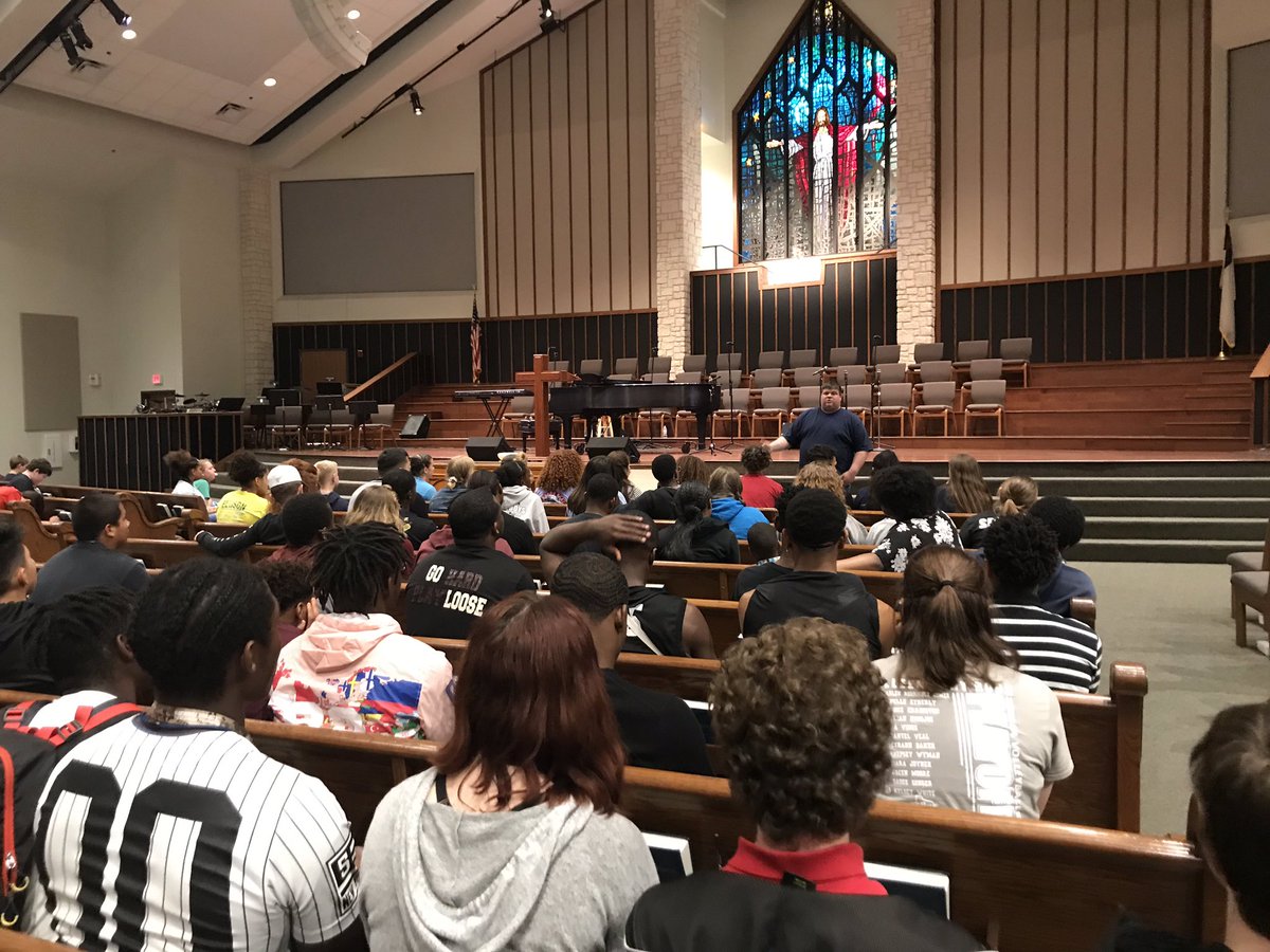 CoachBacon254's tweet photo. Beautiful night of worship and baptism with FCA @fbckilleen #FreebieWednesday! https://t.co/F7acqCrYrS