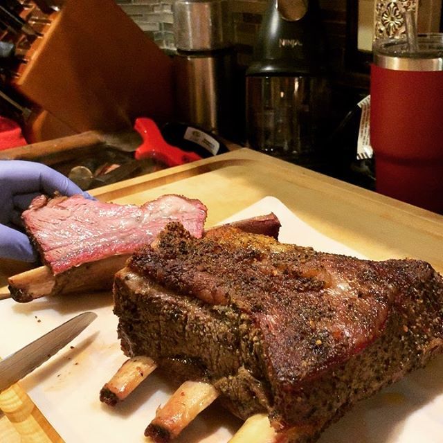 MelissaCookston's tweet photo. Slicing some Massive Short Ribs. Guess what, this was the SMALL rack! .
.
.
#shortribs #huffposttaste #eatthis #f52grams #beef #smoked #bbqissexy #bbq #bbqlife #barbecue #grill #grilling #grilled #grillporn #meat #meatlover #meatlovers #cheflife #chefsl… https://t.co/ZY4Fo3PEkc https://t.co/indi6UZH4G