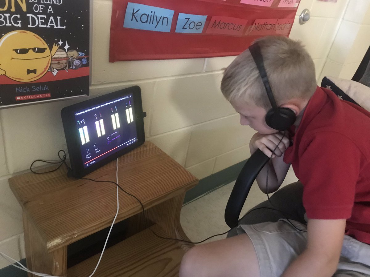 CoachBrecht's tweet photo. Enjoying some math workshop on comparing fractions! @CESCorkyBear @khanacademy #mathwirkshop #fractionwar https://t.co/LVnC74AFlF