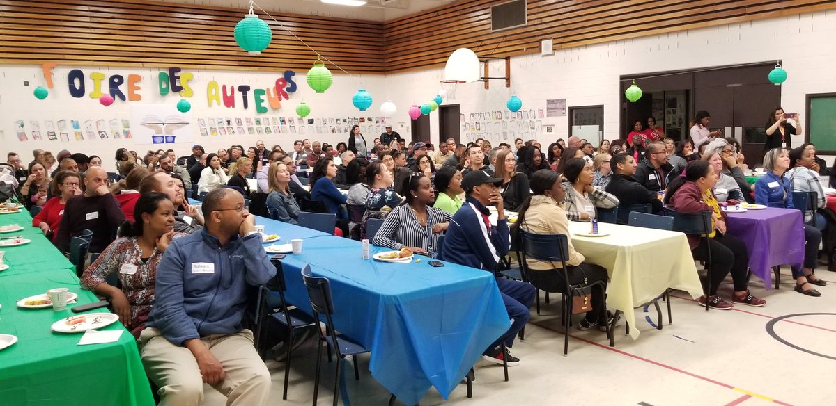 MariusEcole's tweet photo. La foire des auteurd, un vrai succès!   Tous les élèves de la maternelle à la 6e année, incluant nos élèves de la classe TSA et du module,  ont présenté leur rédaction.  Même notre mascotte a rédigé une  histoire !!! Félicitations à tous nos jeunes auteurs! #cecce https://t.co/YCVcFrNRNf