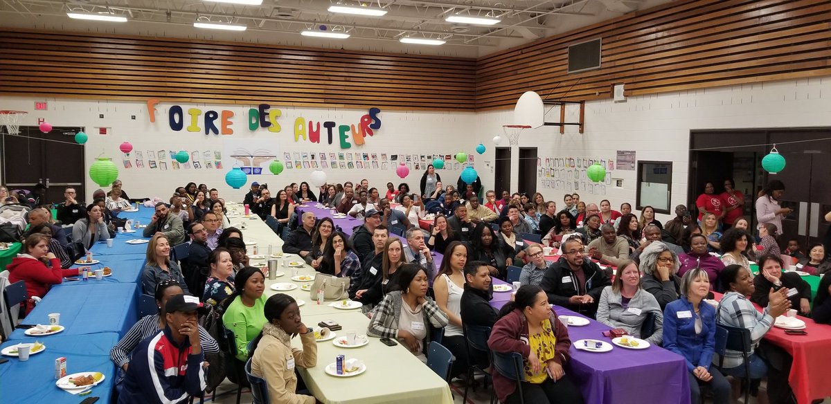 MariusEcole's tweet photo. La foire des auteurd, un vrai succès!   Tous les élèves de la maternelle à la 6e année, incluant nos élèves de la classe TSA et du module,  ont présenté leur rédaction.  Même notre mascotte a rédigé une  histoire !!! Félicitations à tous nos jeunes auteurs! #cecce https://t.co/YCVcFrNRNf