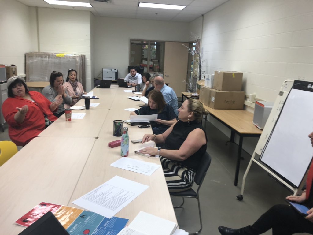 HOJE_csviamonde's tweet photo. Deux journées riches en apprentissage et en partage au comité de gestion @CSViamonde https://t.co/XV0mcbbGp3