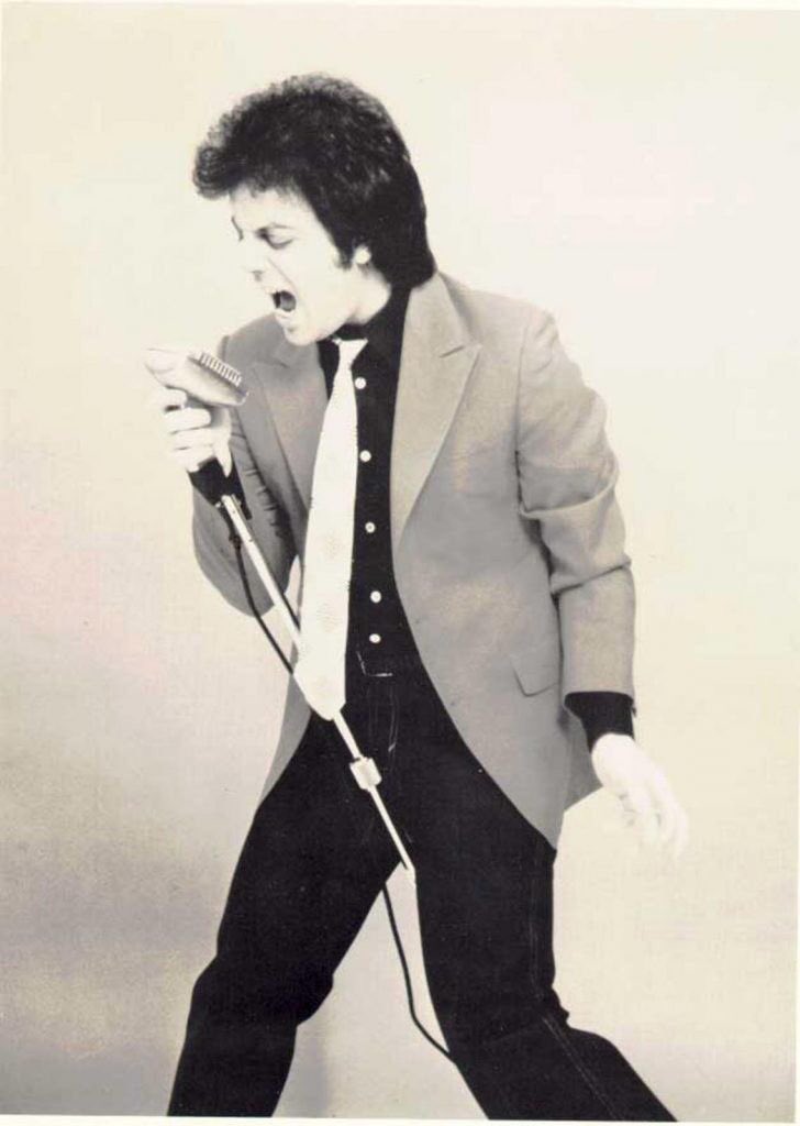   KAZU               ....
Ahuge Happy Birthday to one of the very best!  Mr.Billy Joel 