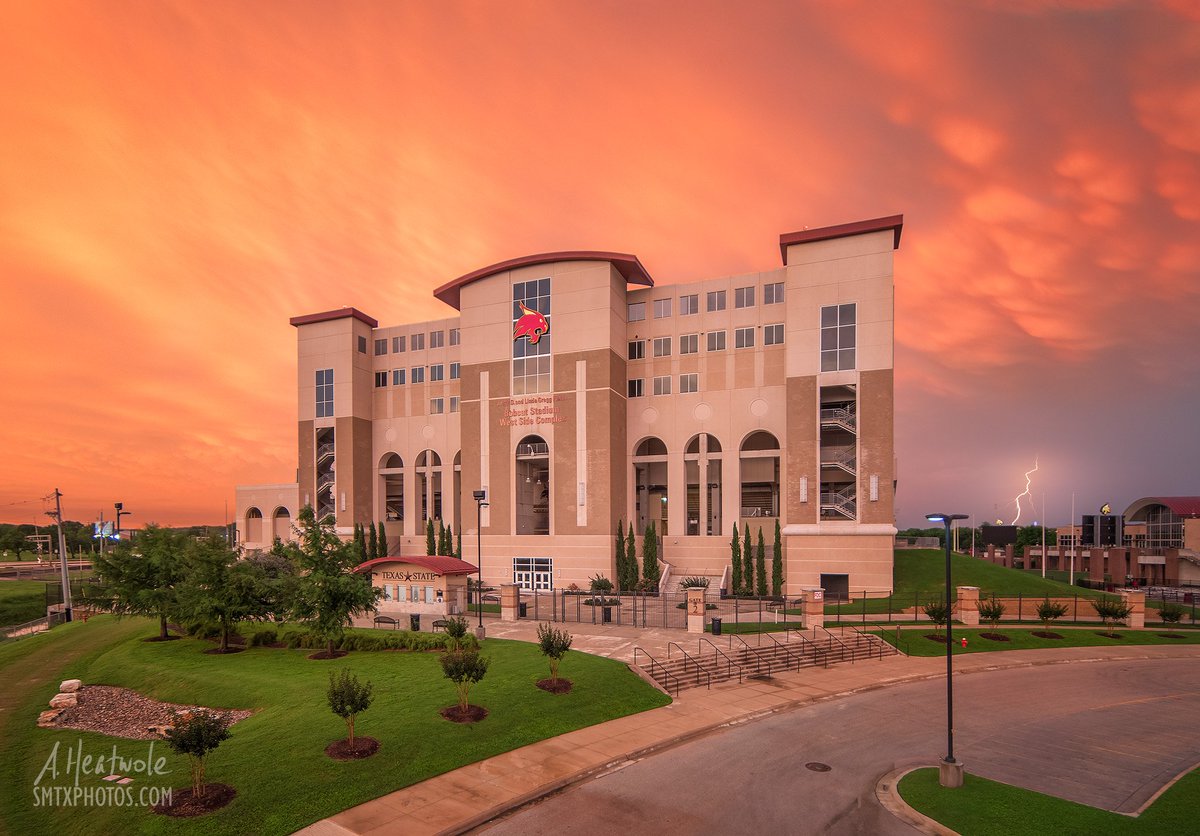 smtxphotos's tweet photo. Bobcat Stadium under a stormy sunset. https://t.co/pOjnFNv2TL #smtx #txst https://t.co/vPC6AEf4fD