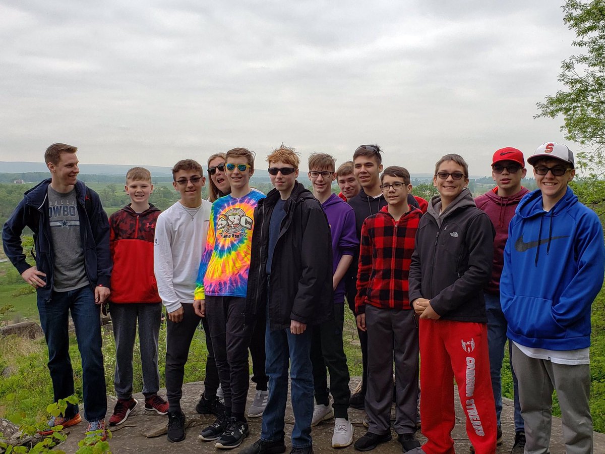 DHelmEDU's tweet image. I love class trips!  Spending time with my students and their parents outside the classroom is always the highlight of my year!  #aplusstudents #gettysburg #8thGradeTrip #Day1