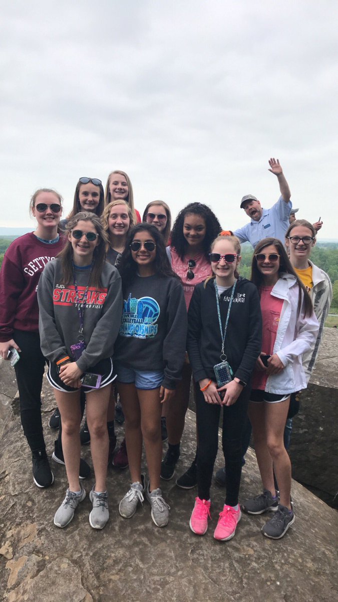 DHelmEDU's tweet image. I love class trips!  Spending time with my students and their parents outside the classroom is always the highlight of my year!  #aplusstudents #gettysburg #8thGradeTrip #Day1