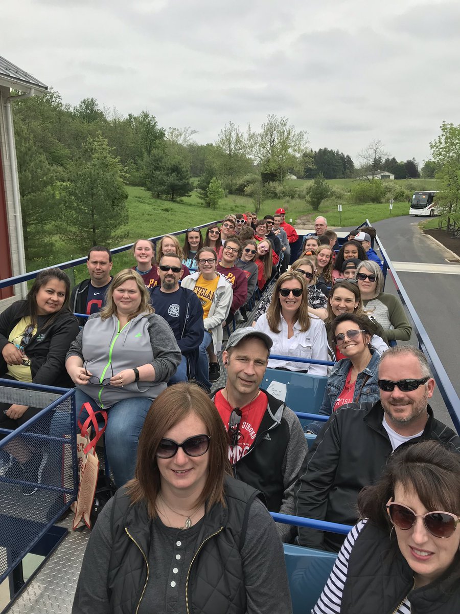 DHelmEDU's tweet image. I love class trips!  Spending time with my students and their parents outside the classroom is always the highlight of my year!  #aplusstudents #gettysburg #8thGradeTrip #Day1