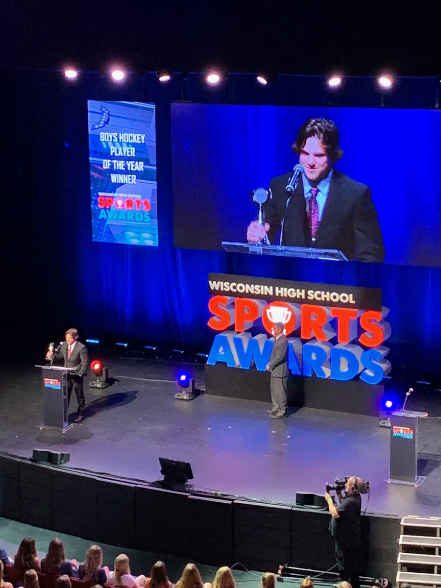 WW_Hockey's tweet photo. BREAKING #WWHOCKEY NEWS!!! @hockeycade13  Cade Lemmer wins the Wisconsin High School Sports Awards Boys Hockey Player of the Year! CONGRATS!!!!! #WarriorPride https://t.co/kx6UPM6VZT