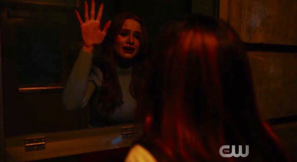 HappyBlinkGurl's tweet photo. @CW_Riverdale I ain't gonna make it until the next week!! i will die if you dare to off Choni of the season four!!ππππ€¬ππ #riverdale
#SaveCheryl #SaveTony #SaveBetty This fucking hurts!! Im still Cryingππ @WriterRAS @azalben @CW_Riverdale @madelainepetsch @VanessaMorgan @ArchieComics https://t.co/P53kCq7HSR