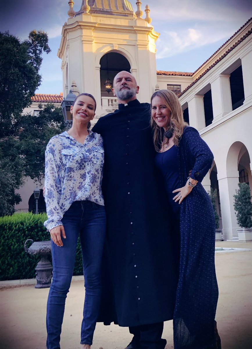 Roma!! Okay... Pasadena but samesies. #Lucifer #LuciferSeason4 <a href="/LuciferNetflix/">Lucifer</a>