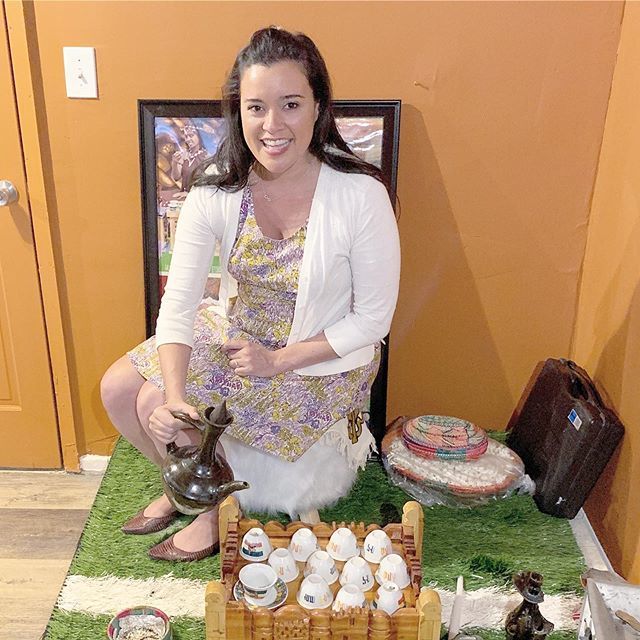 LindseyKnows's tweet photo. Went to an Ethiopian restaurant tonight. Ate with my hands and everything. Shout out to our server who directed this photo shoot. 🤣 https://t.co/4qzeu5pygl https://t.co/L75K6FxzPg