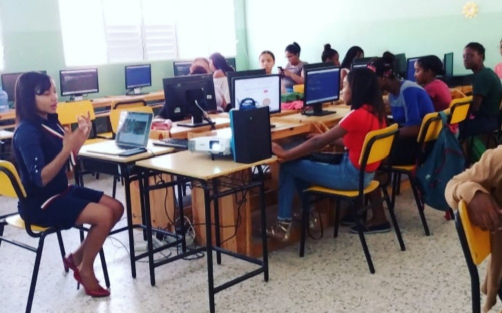 FideliaMatos's tweet image. @Code4Ladies teaching coding to girls at Félix María Ruíz school, in Santo Domingo city. Second edition of My First Web Page course. ¡For more girls in technology!
#Code4Ladies #TeachingCoding #LearnToCode #GirlsWhoCode #WomenInTech