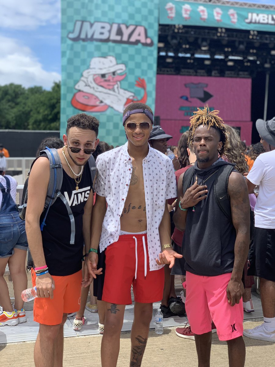 KejonJ's tweet photo. More pics with the famπ #JMBLYA2019 https://t.co/37VqvI7Qqo