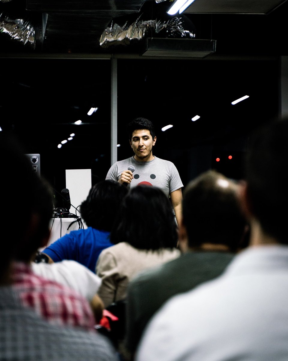 RokokoRag's tweet image. Ahora toca la charla de @yeion7 “componentes accesibles para la web” #eventloop @eventloopmx