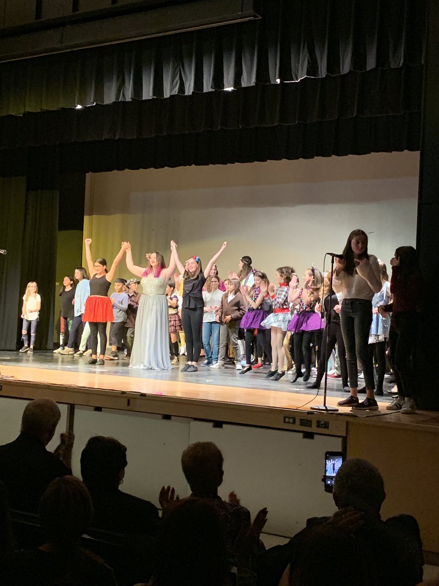 StJohnPaul2's tweet photo. What an outstanding performance! Thank you to our students and teachers who made it happen! A special thank you to Mrs.Aris and Mrs. Isopo for making it all happen!!#dpcdsb #MyCatholicEducation https://t.co/B9bVhnNJSl